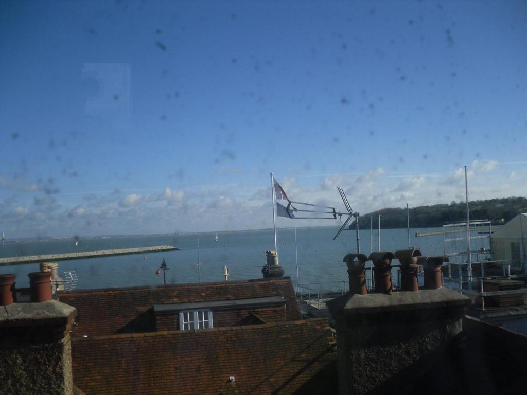 Watch House Barn Hotel Cowes  Exterior foto